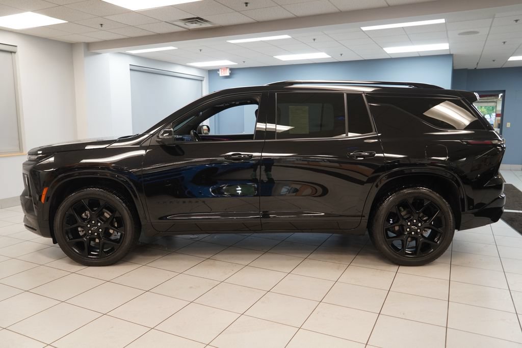 Used 2025 Chevrolet Traverse RS w/ LPO, Floor Liner Package AWD/4WD image 2