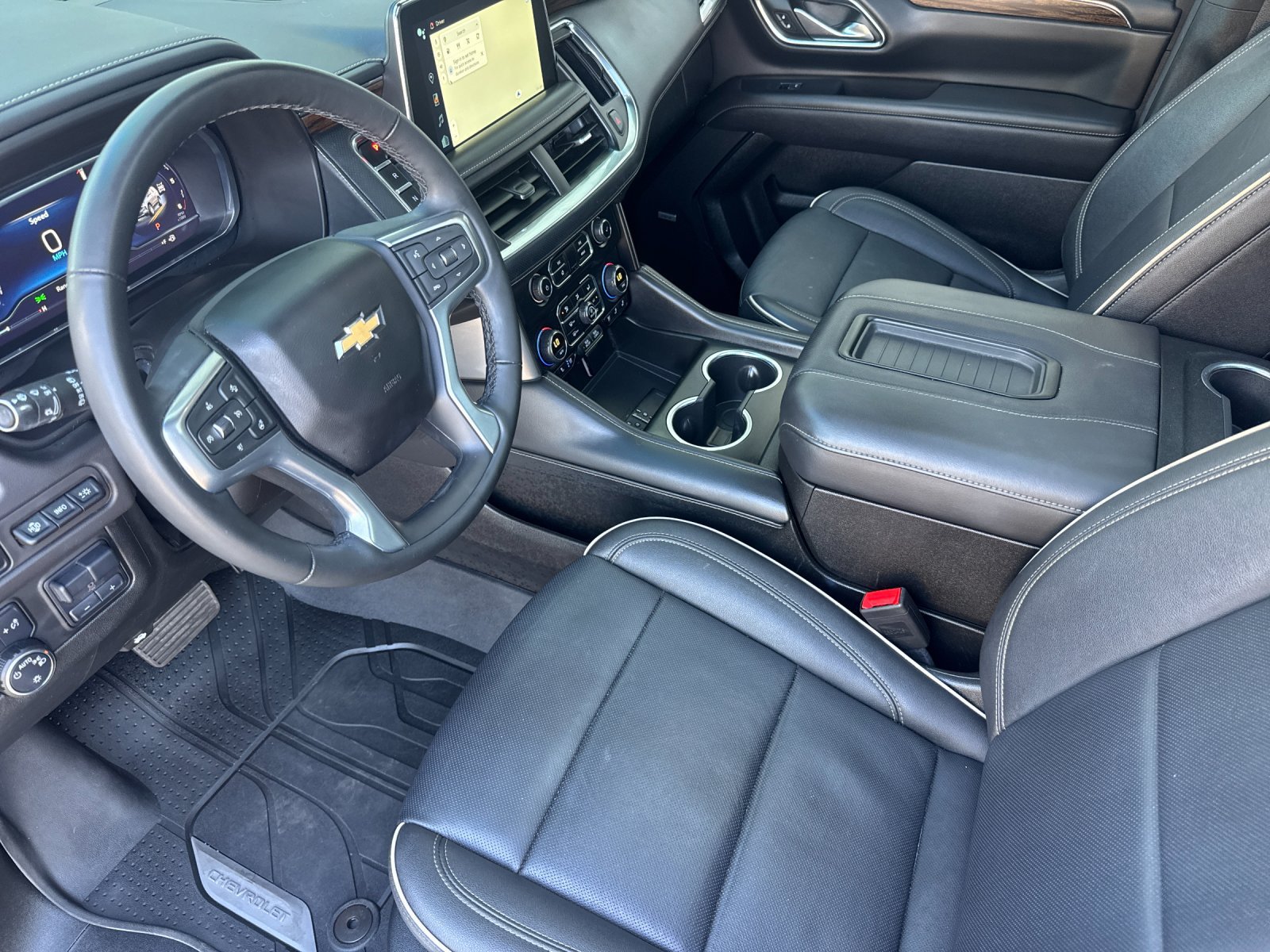 Used 2024 Chevrolet Suburban Premier w/ Premium Package AWD/4WD image 10