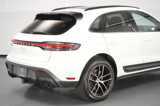 Used 2023 Porsche Macan AWD/4WD image 12