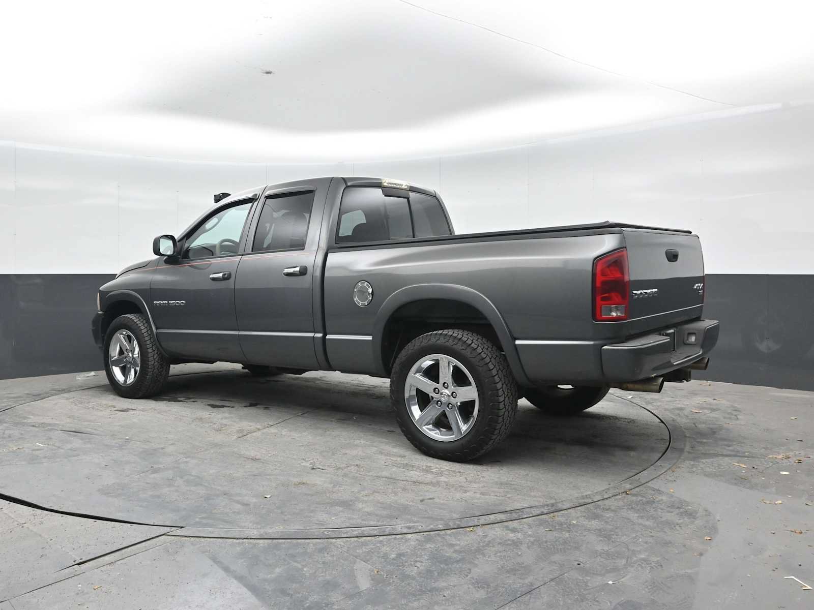 Used 2003 Dodge Ram 1500 Truck SLT AWD/4WD image 2