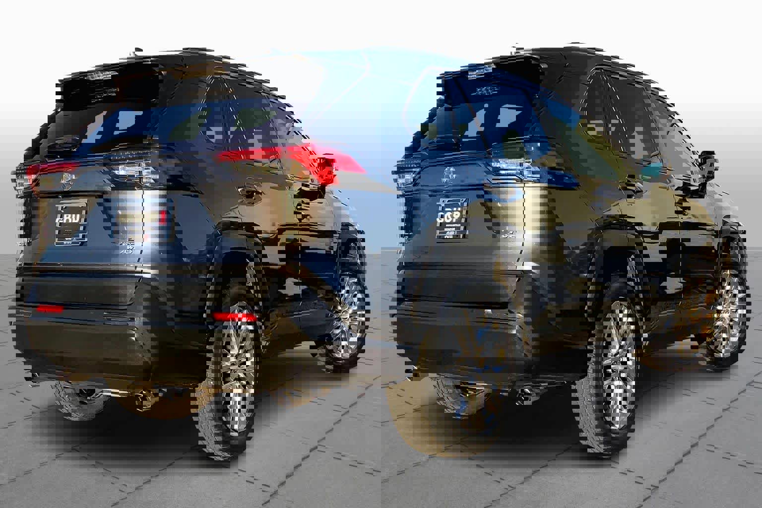 Used 2019 Toyota RAV4 XLE Premium image 9