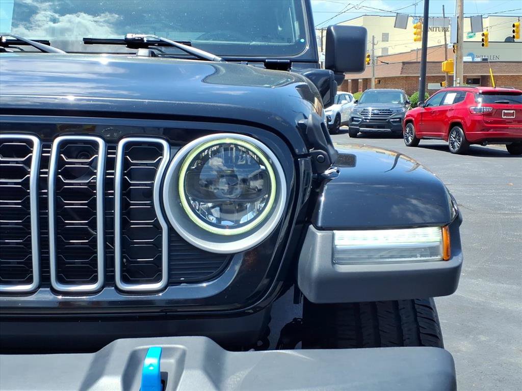 Used 2024 Jeep Wrangler Unlimited Sahara AWD/4WD image 23