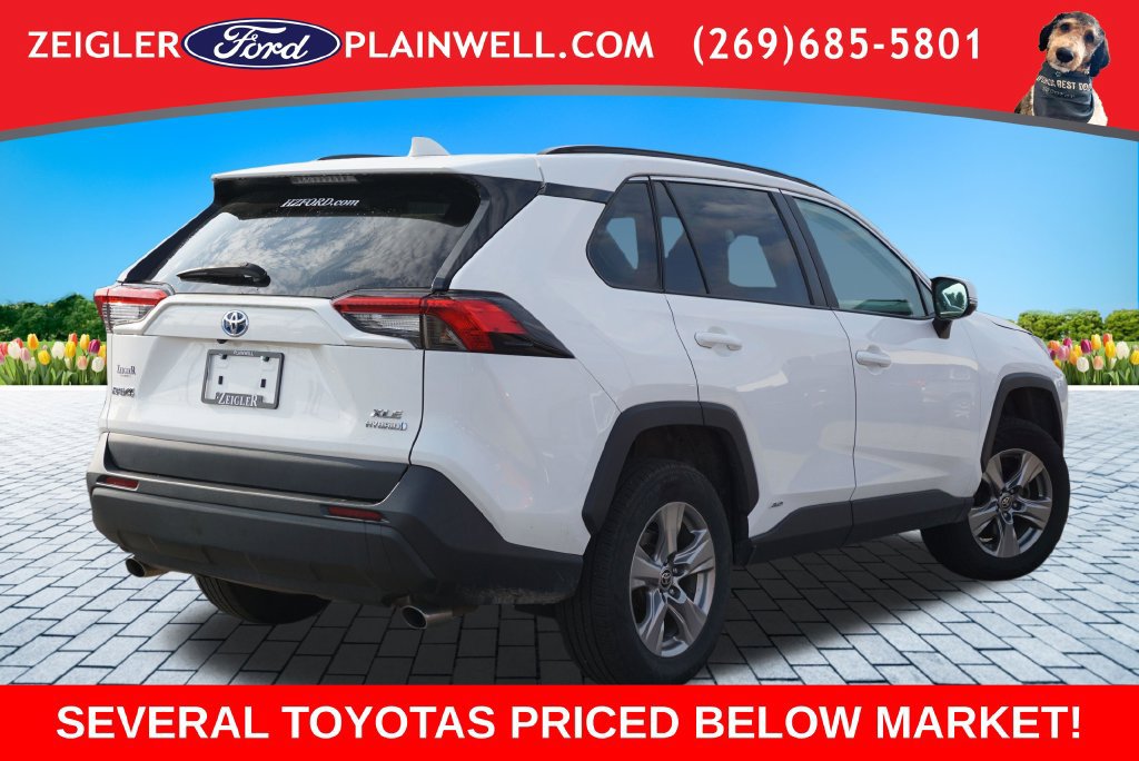 Used 2023 Toyota RAV4 XLE w/ Convenience Package AWD/4WD image 5