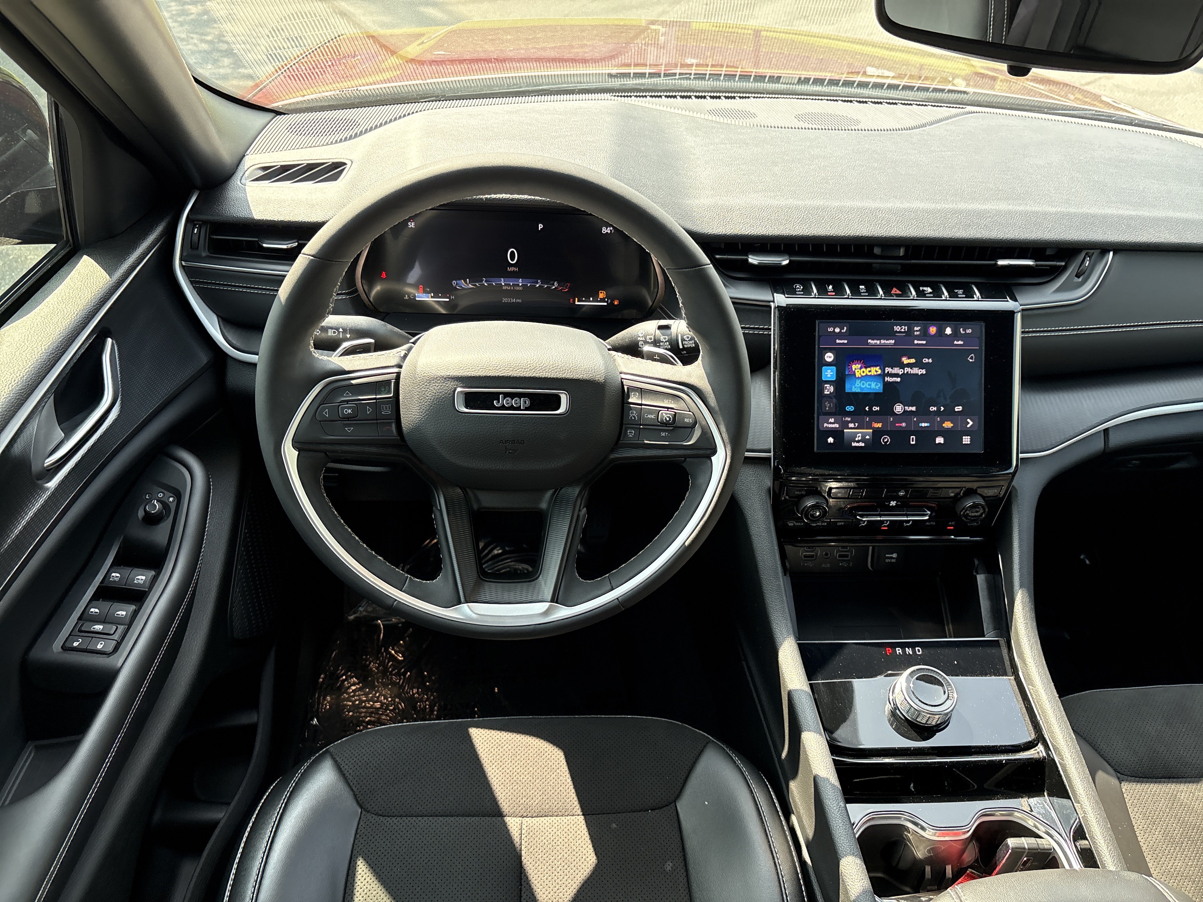 Used 2023 Jeep Grand Cherokee Altitude RWD image 20