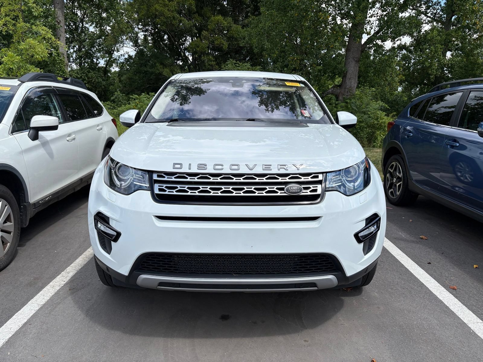Used 2017 Land Rover Discovery Sport HSE AWD/4WD image 2