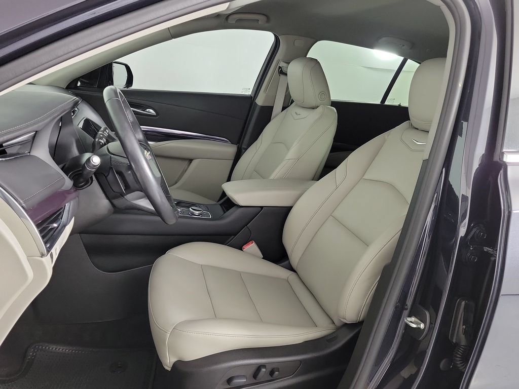 Certified 2023 Cadillac XT4 Luxury FWD image 17
