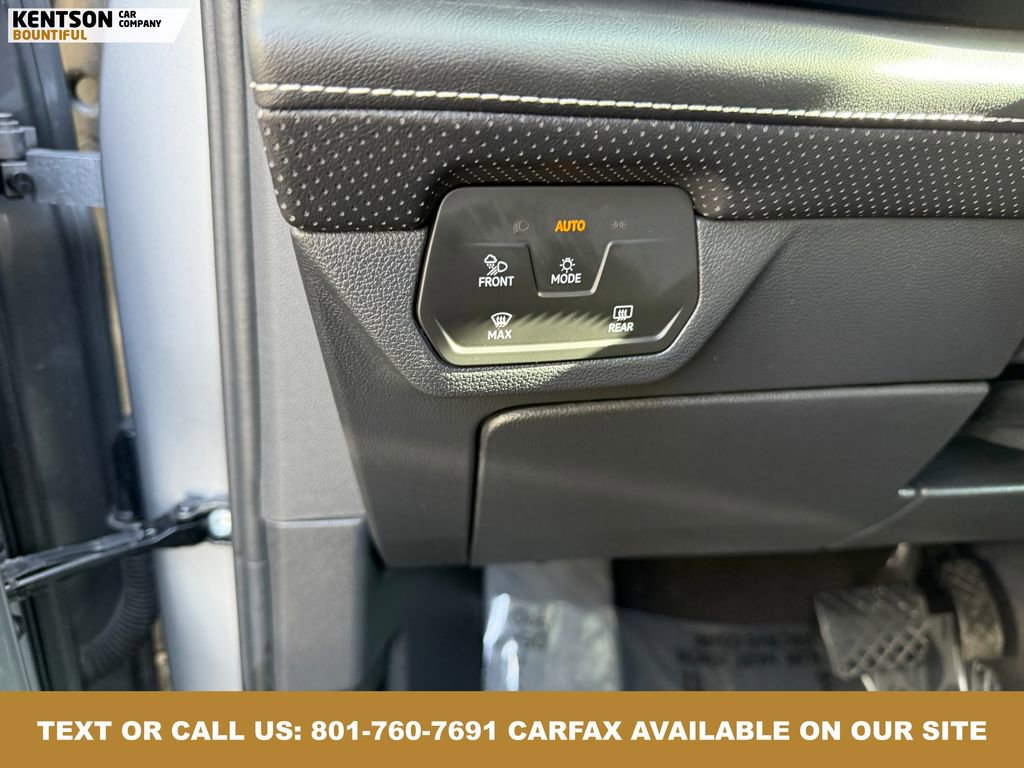 Used 2025 Volkswagen Atlas SE image 21