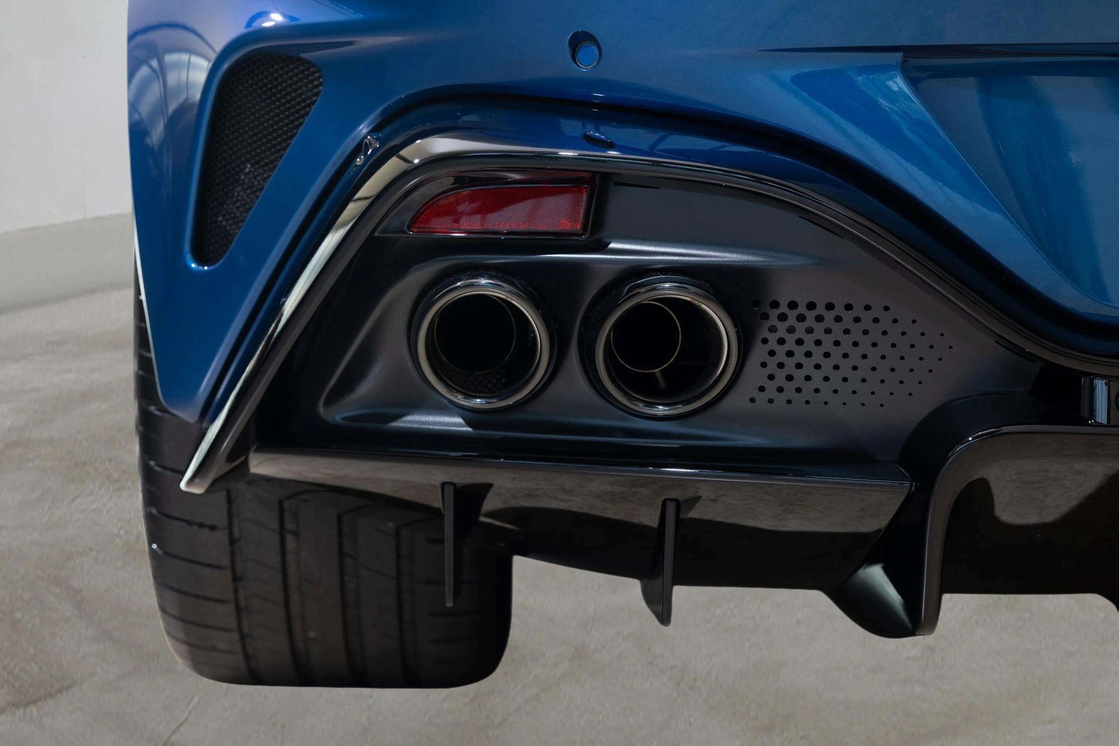 New 2026 Aston Martin V8 Vantage Coupe image 14