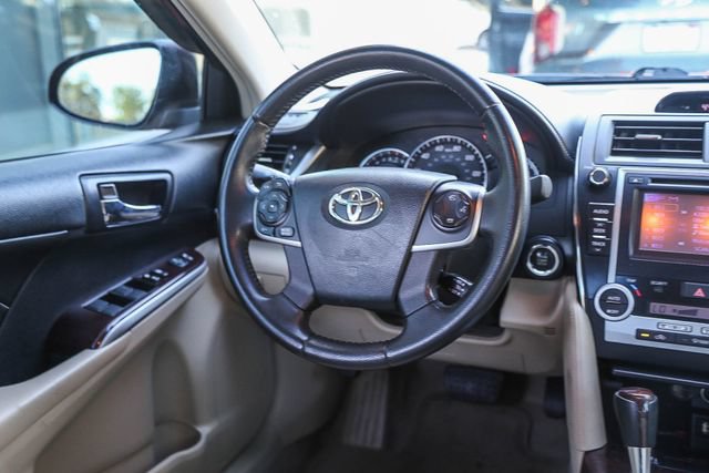 Used 2013 Toyota Camry XLE w/ Leather Pkg FWD image 17