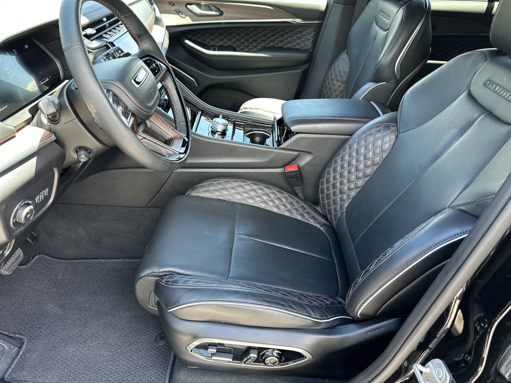 Certified 2025 Jeep Grand Cherokee Summit AWD/4WD image 14