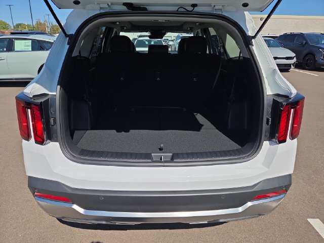 New 2026 Kia Sorento S FWD image 9
