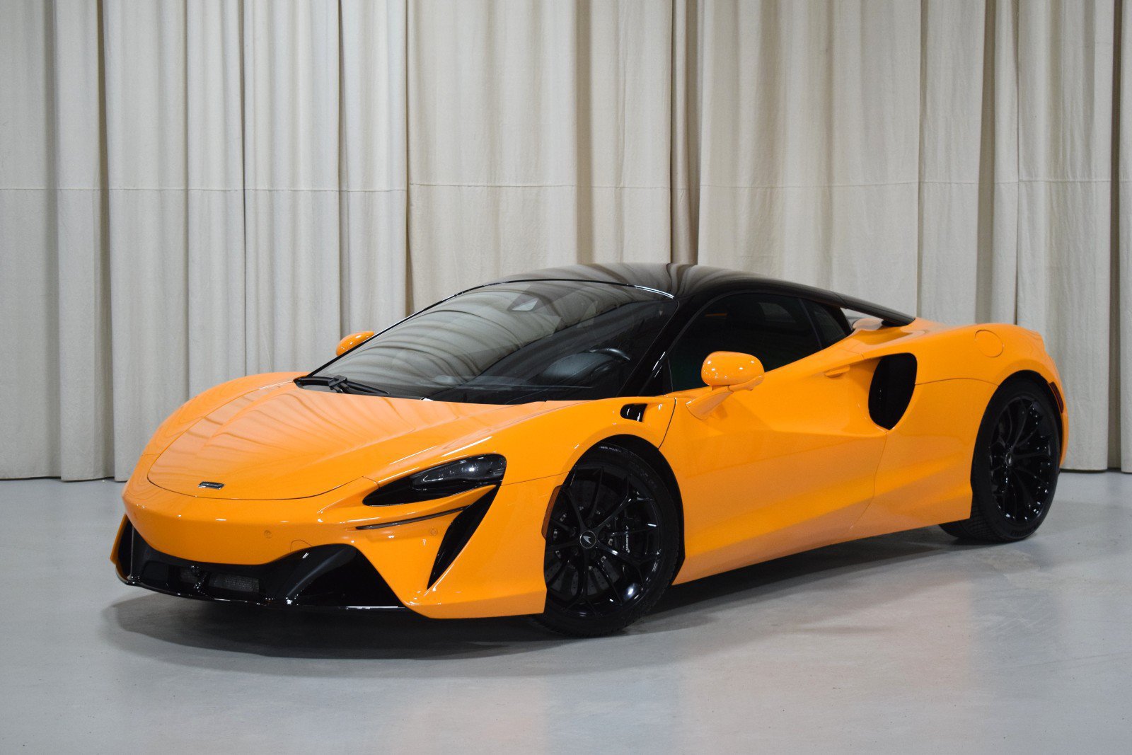 Used 2024 McLaren Artura