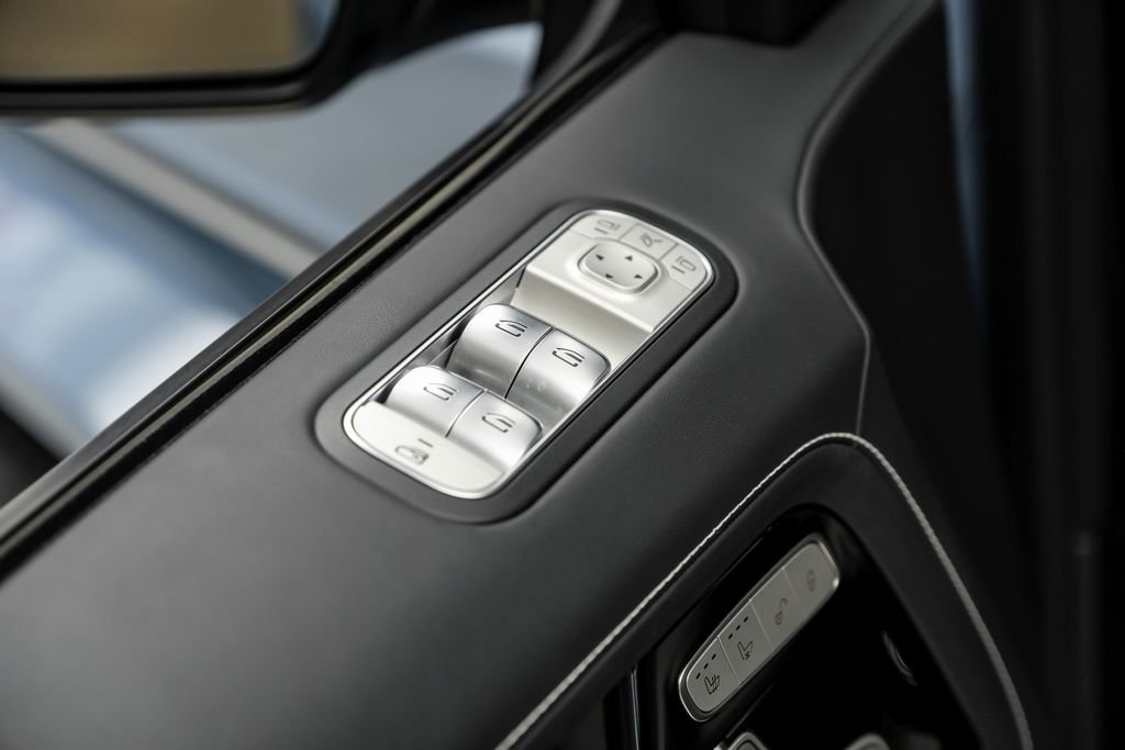 Used 2025 Mercedes-Benz G 550 image 43