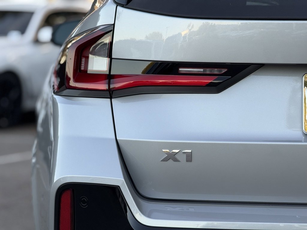 Certified 2025 BMW X1 M35i w/ Premium Package image 15