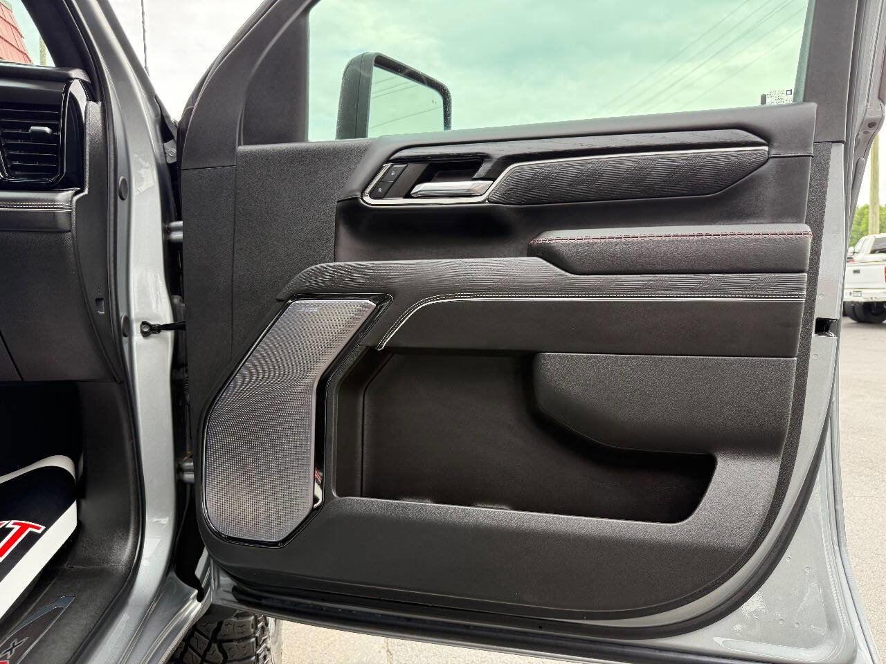 Used 2024 GMC Sierra 2500 AT4X w/ AT4X AEV Edition image 42