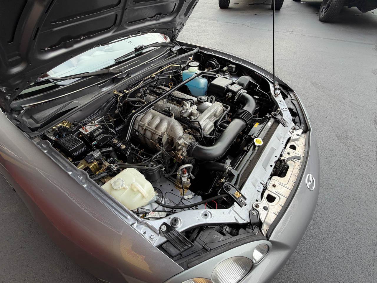 Used 2002 MAZDA MX-5 Miata SE RWD image 38
