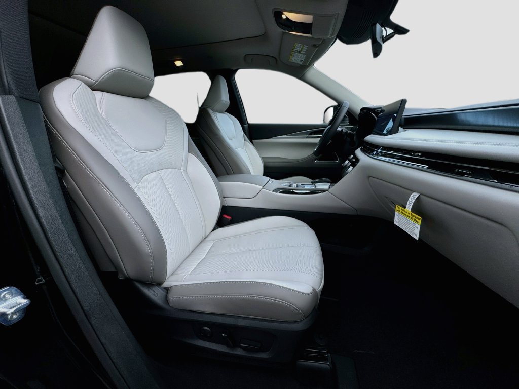 New 2027 INFINITI QX60 Luxe w/ Cargo Package FWD image 32