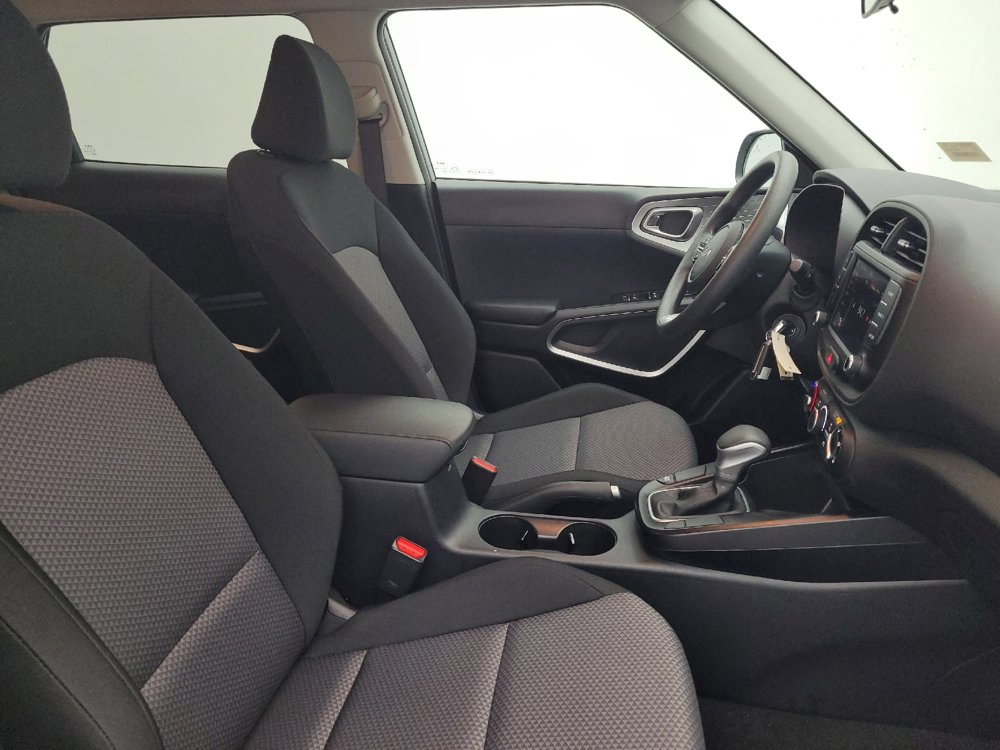 Used 2025 Kia Soul LX image 21