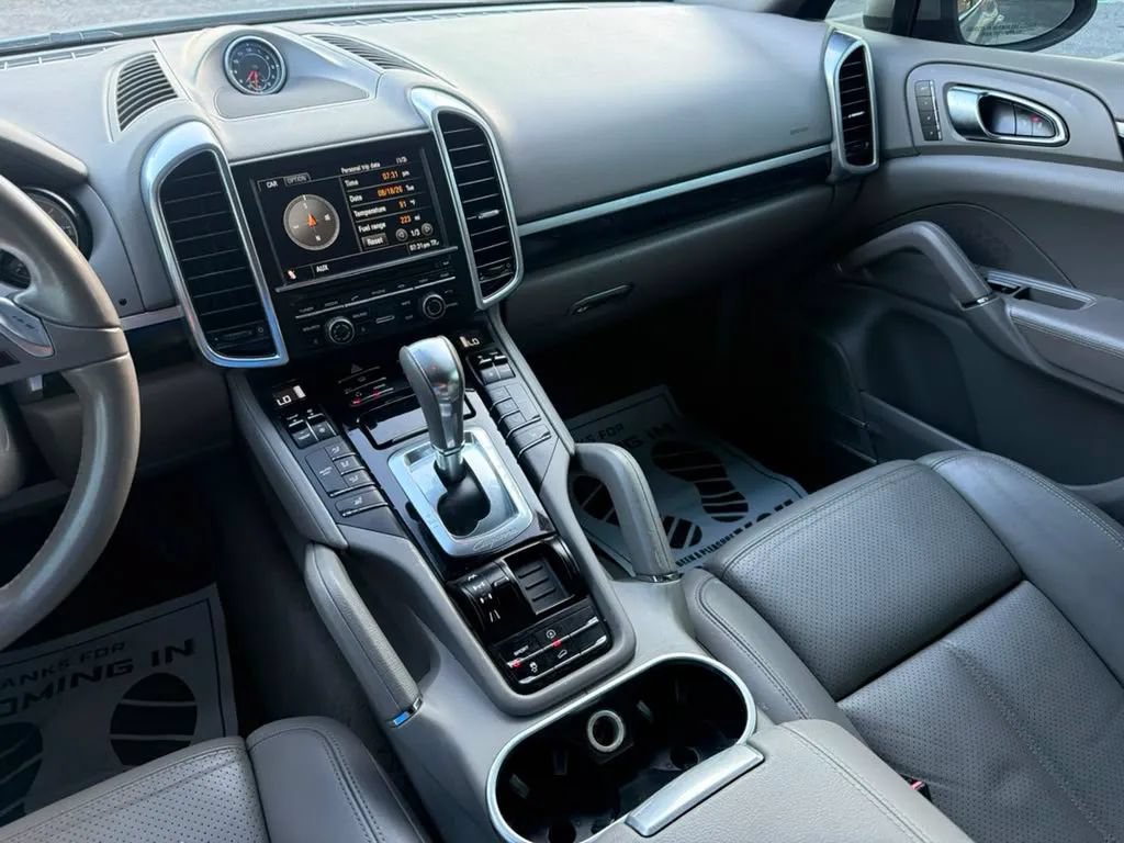 Used 2013 Porsche Cayenne AWD/4WD image 10