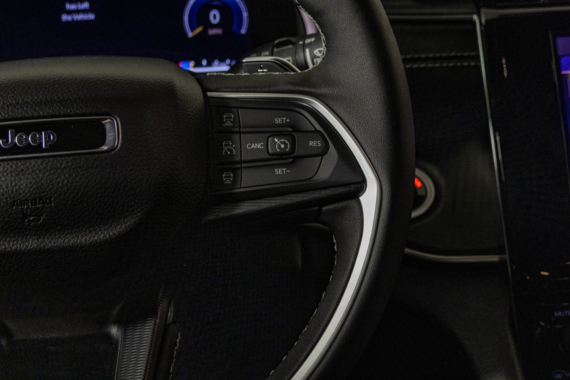 New 2025 Jeep Grand Cherokee L Laredo w/ Luxury Tech Group I image 33