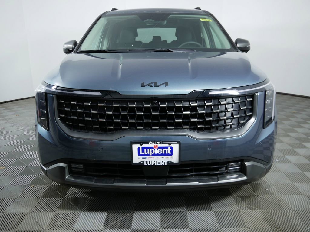 New 2026 Kia Carnival SX video 3