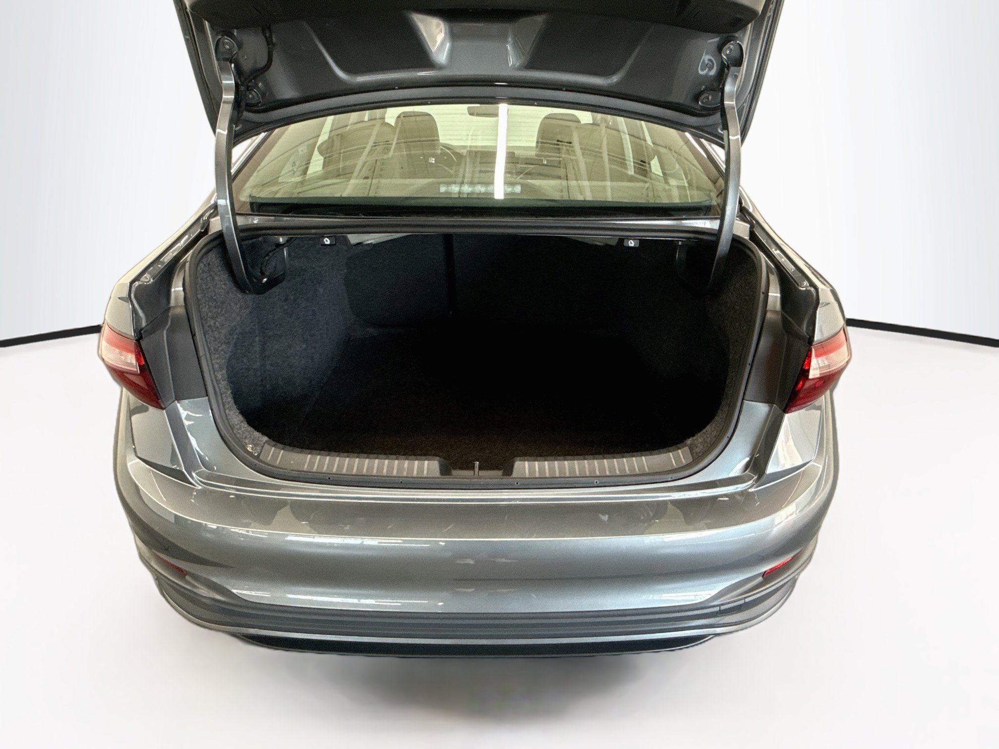 Used 2025 Volkswagen Jetta SE FWD image 29