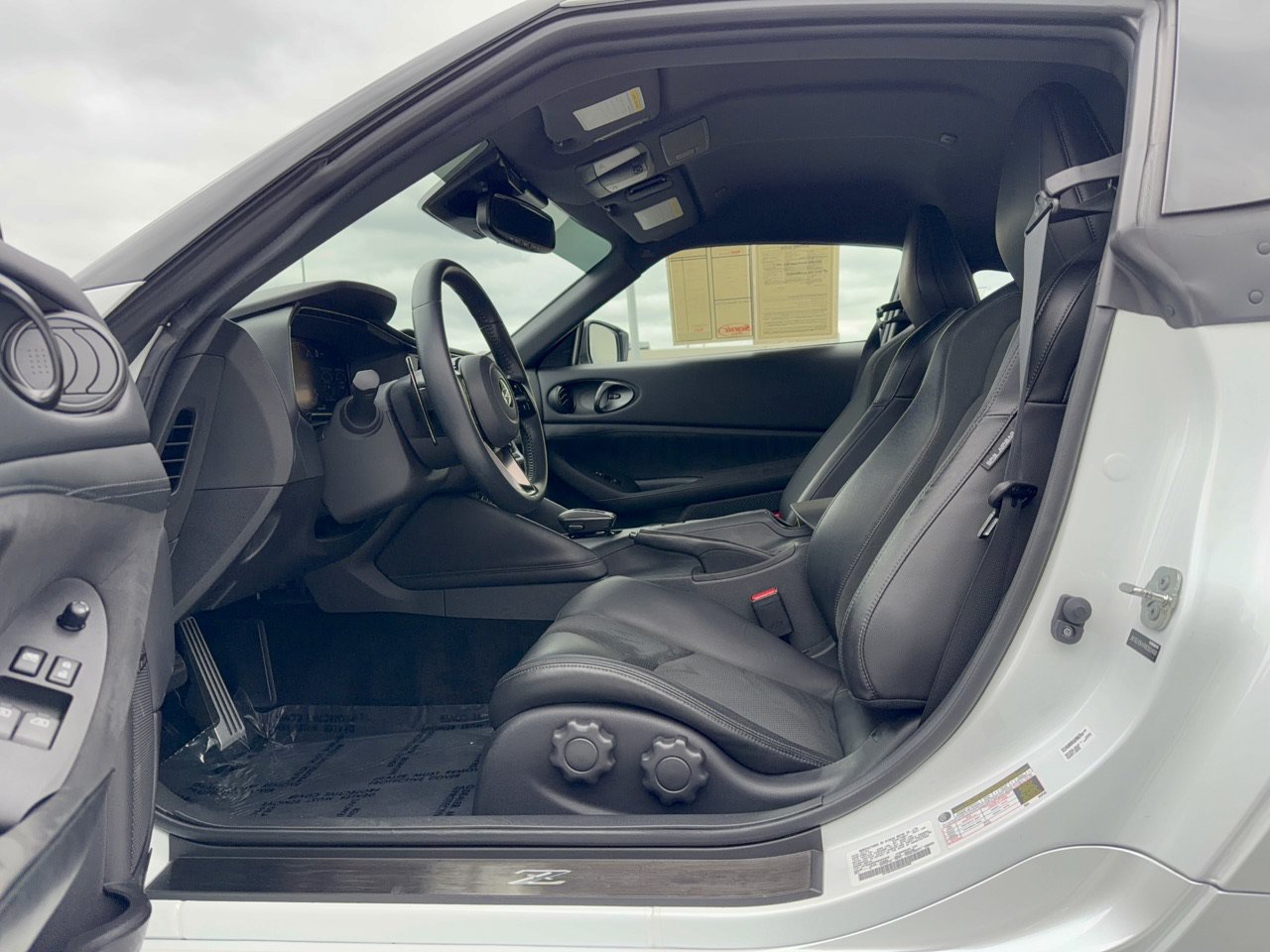 Used 2024 Nissan Z Performance w/ Floor Mat Package RWD image 5