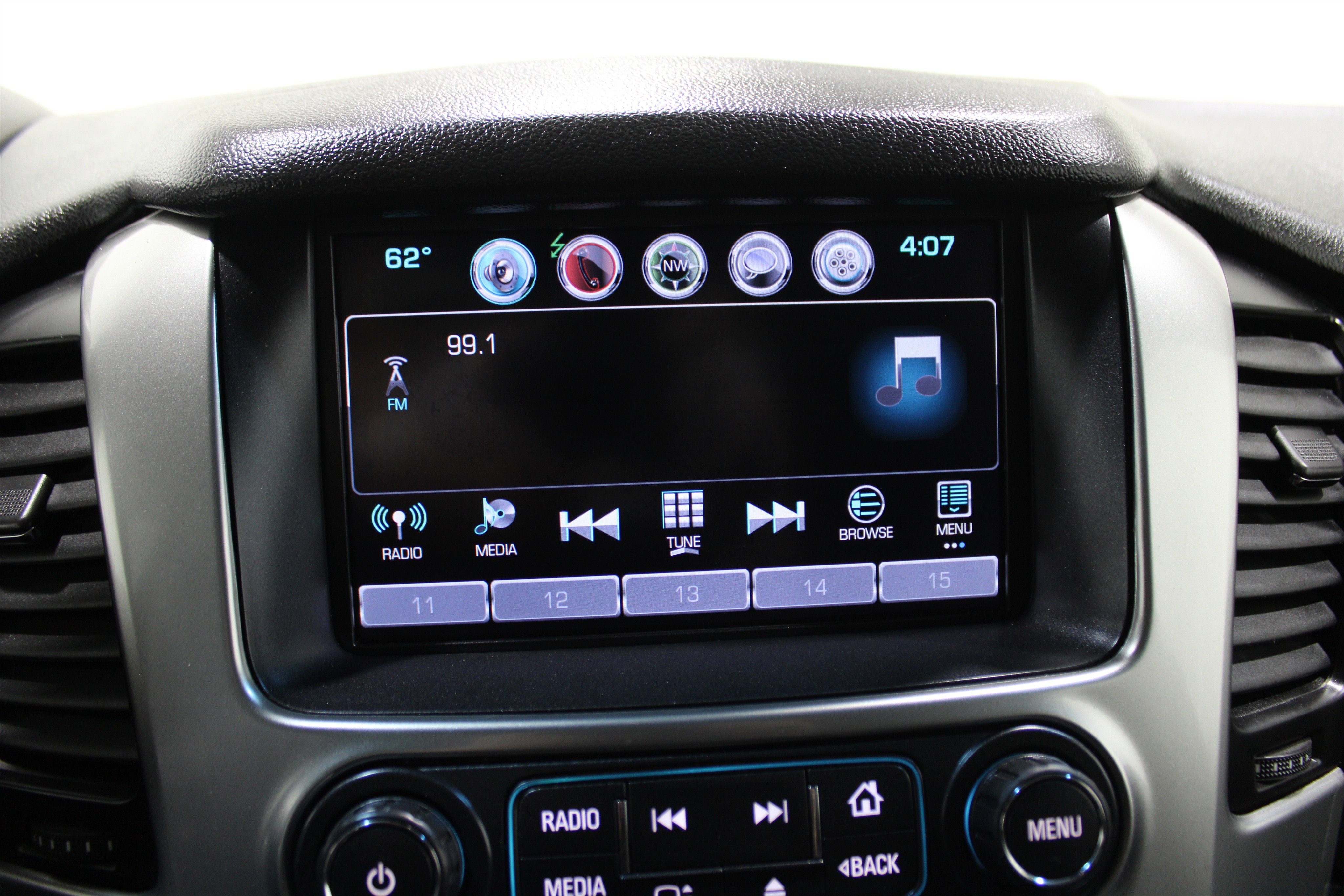 Used 2016 Chevrolet Suburban LTZ image 15