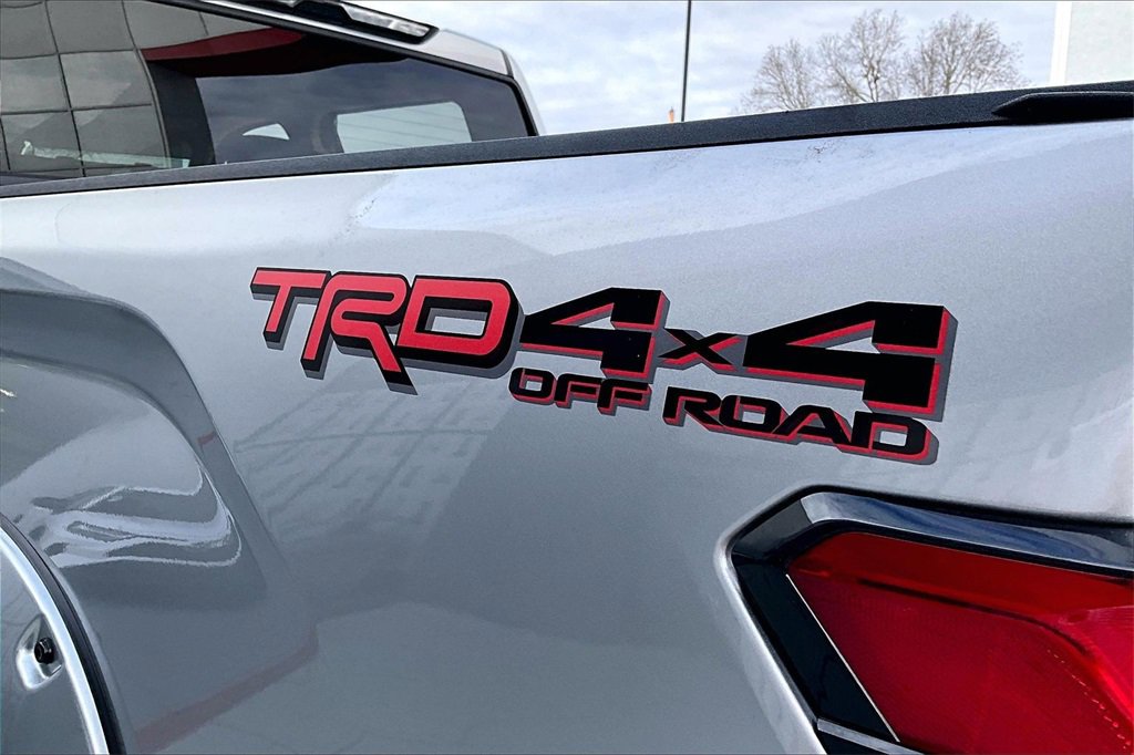Used 2022 Toyota Tundra SR5 w/ TRD Off-Road Package image 25