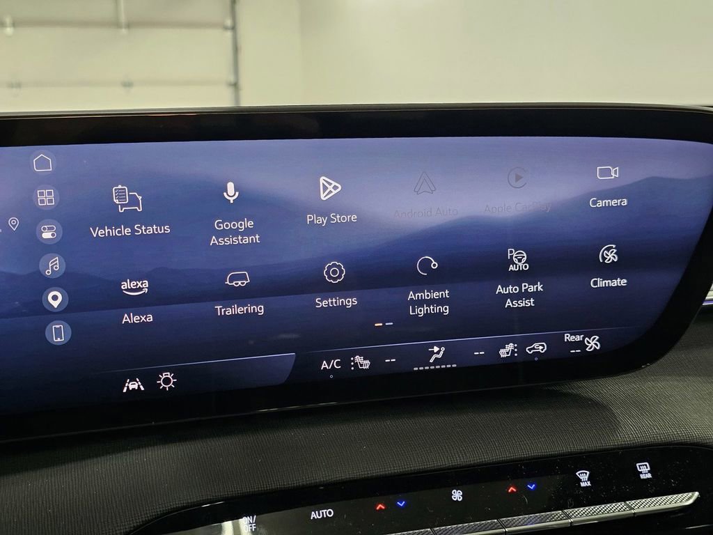 Used 2025 Buick Enclave Sport Touring FWD image 19