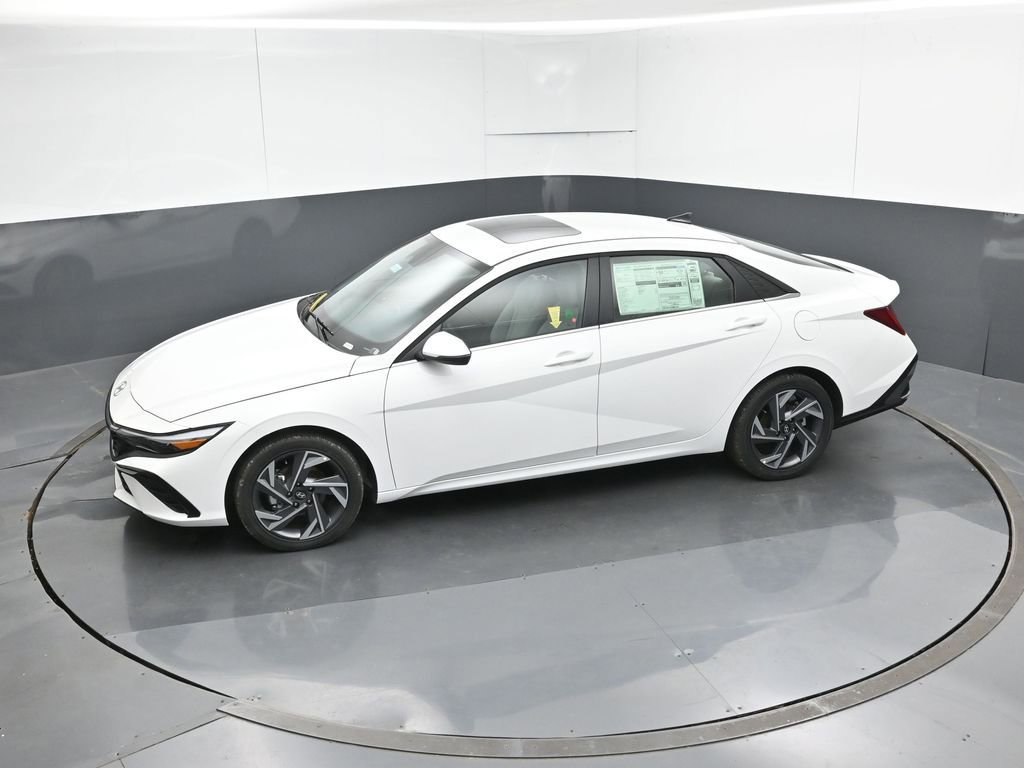 New 2026 Hyundai Elantra Limited FWD image 18