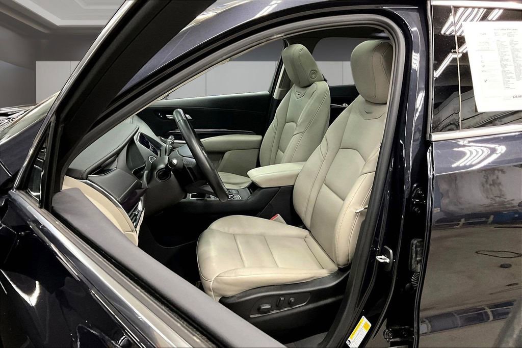 Certified 2023 Cadillac XT4 Luxury w/ Cold Weather Package AWD/4WD image 21