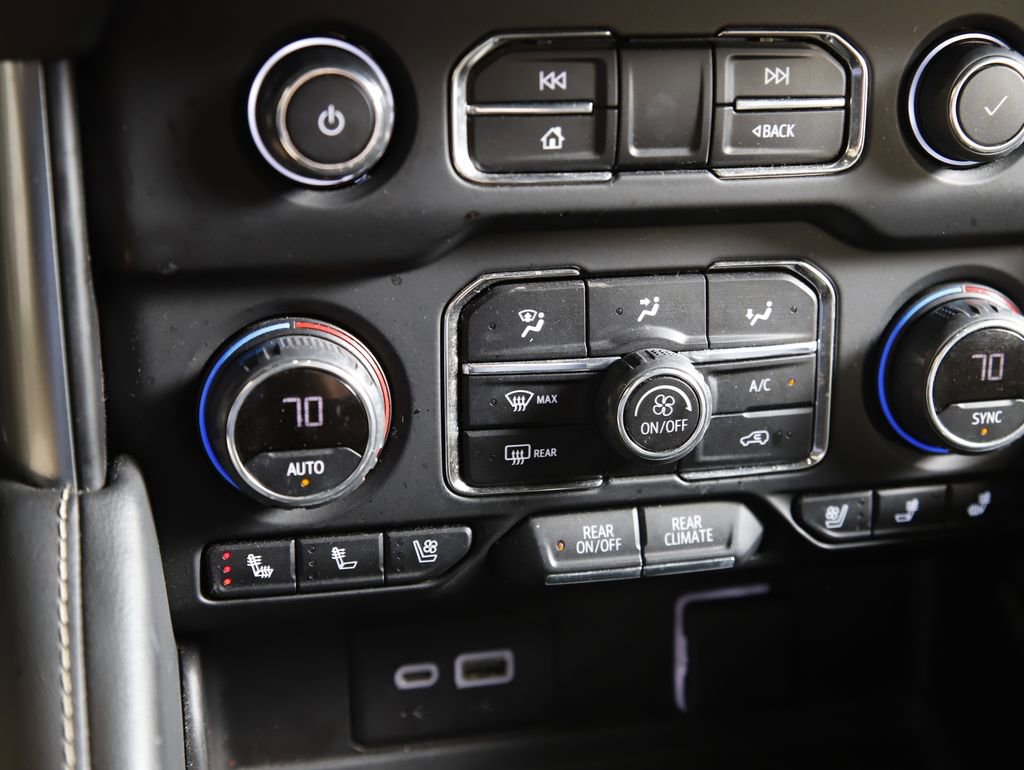 Used 2023 Chevrolet Suburban Premier image 20