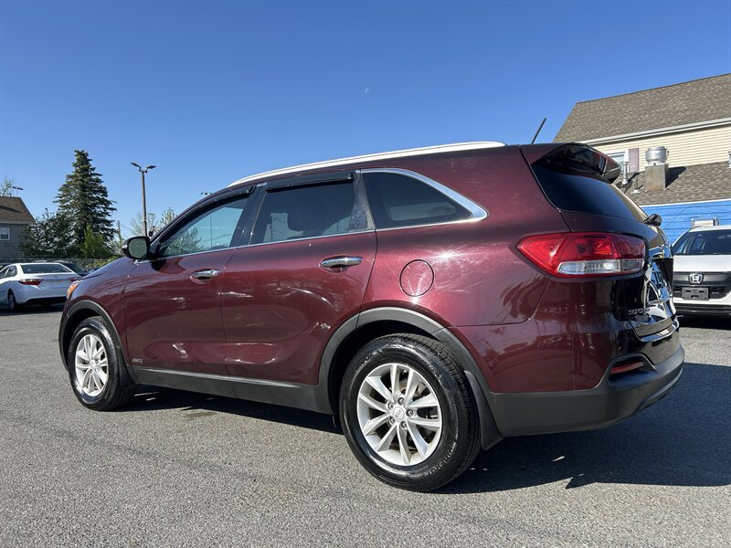 Used 2017 Kia Sorento AWD image 6
