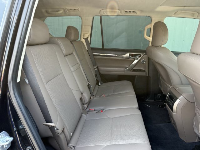 Used 2021 Lexus GX 460 Premium w/ Premium Plus Package AWD/4WD image 32