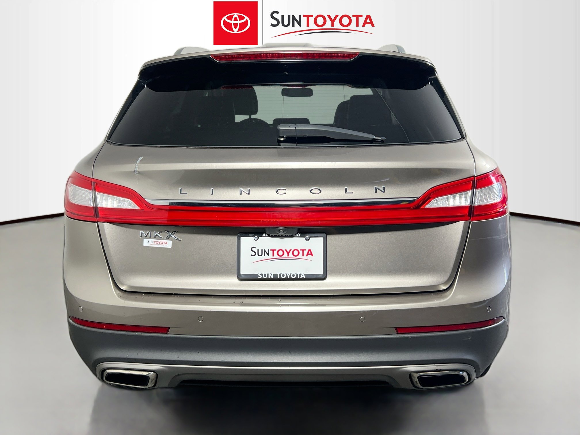 Used 2018 Lincoln MKX Reserve w/ Driver Assistance Package image 5