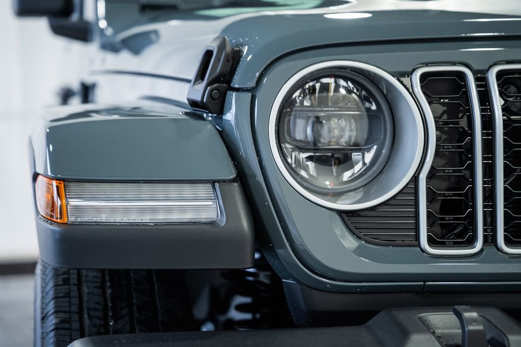 New 2026 Jeep Wrangler Unlimited Sahara AWD/4WD image 10