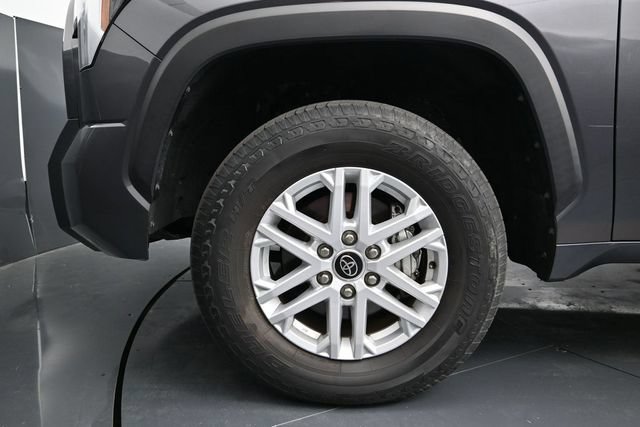 Used 2022 Toyota Tundra SR5 AWD/4WD image 17