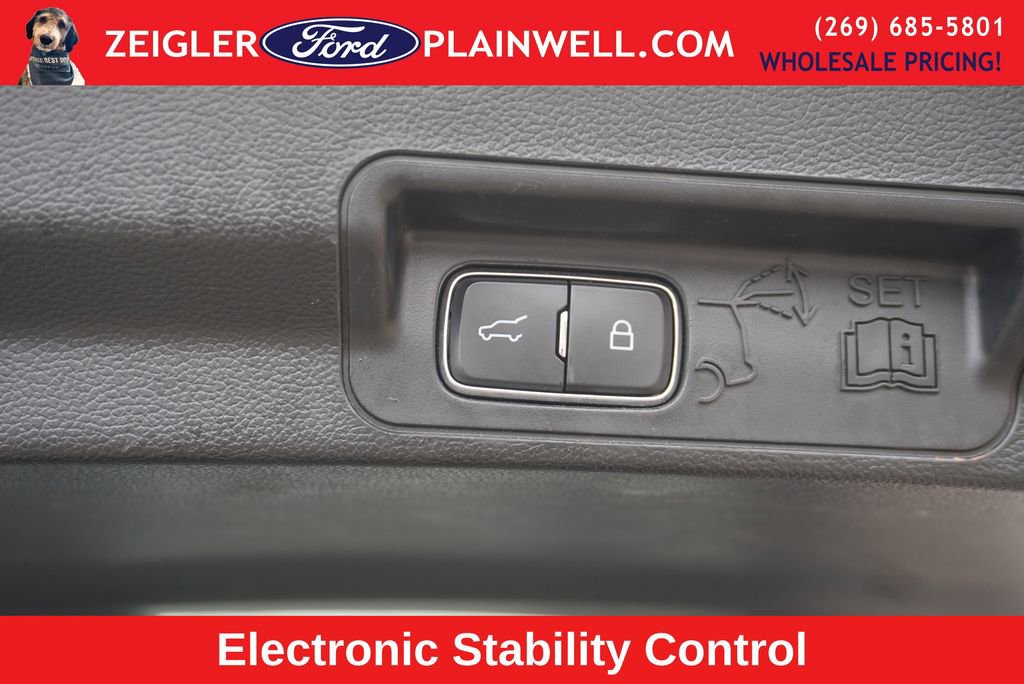 Used 2023 Ford Explorer Limited w/ Limited Technology Package image 15