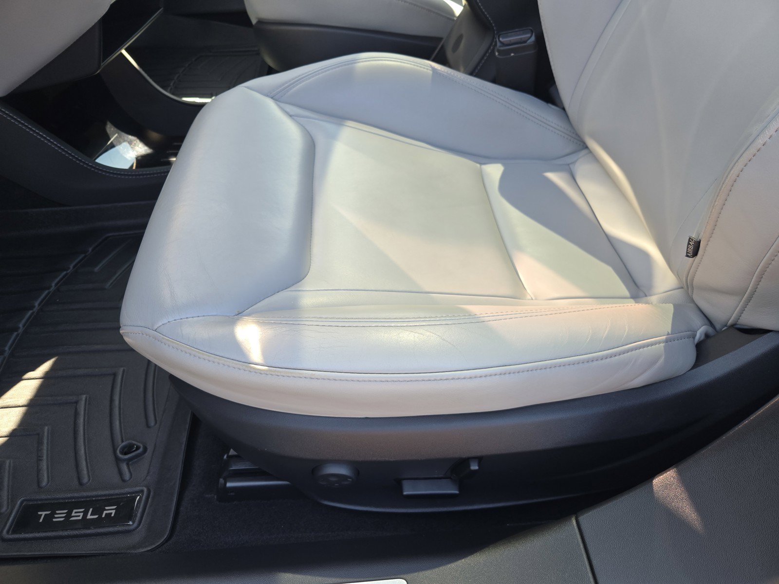 Used 2015 Tesla Model S AWD image 17