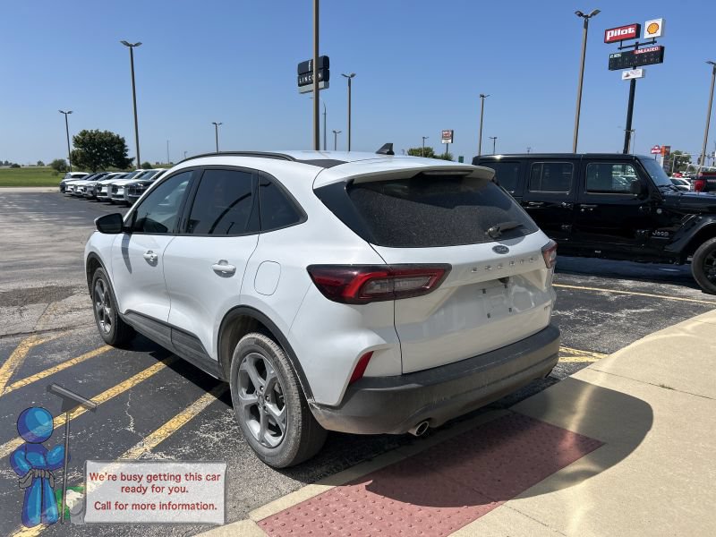 Used 2025 Ford Escape ST-Line Select AWD/4WD image 3