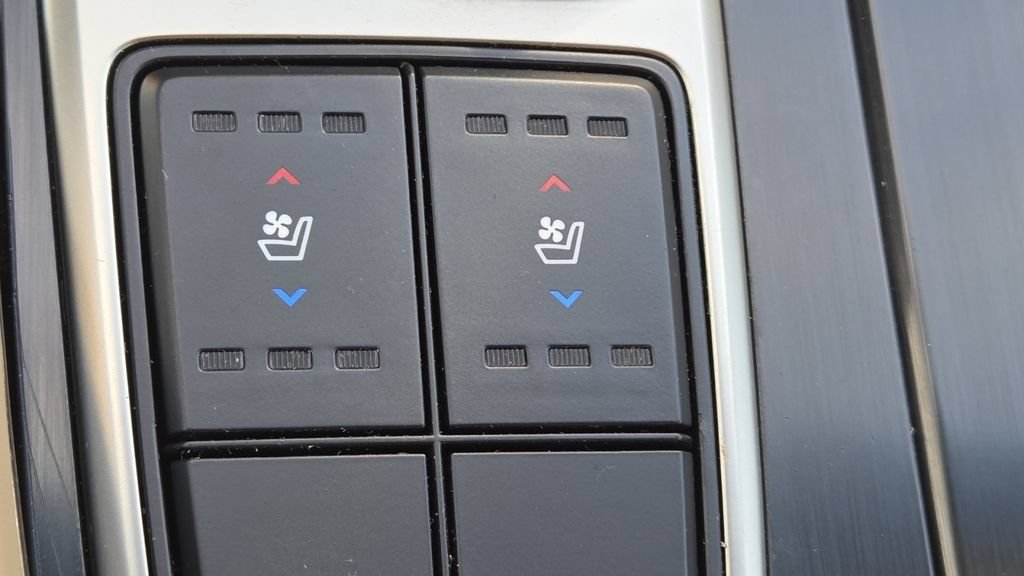 Used 2014 Hyundai Azera Limited FWD image 21