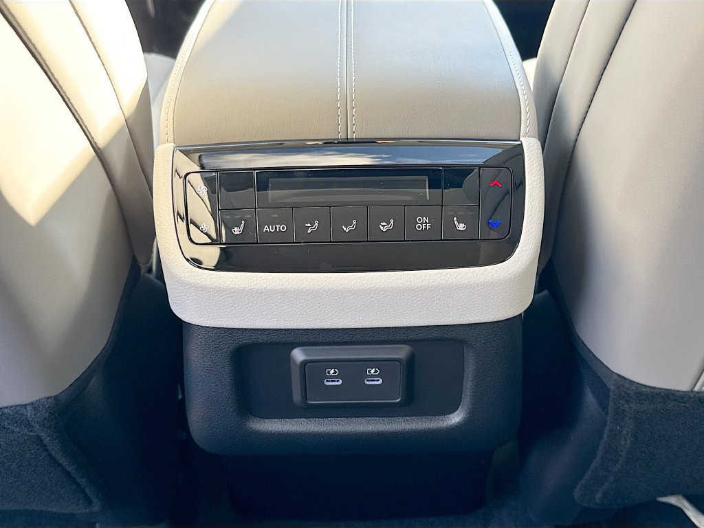 Used 2027 INFINITI QX60 Luxe w/ Cargo Package FWD image 28