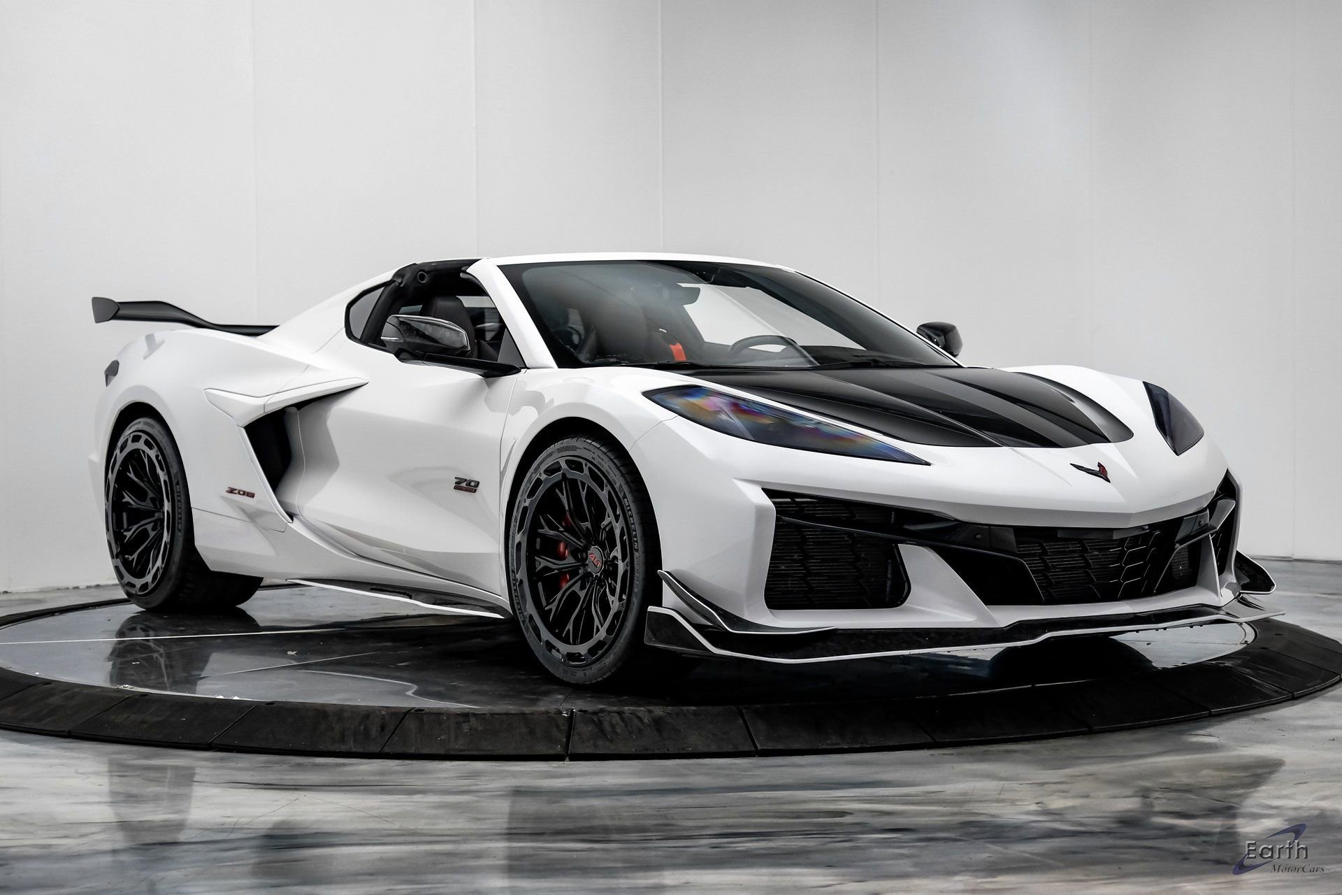 Used 2023 Chevrolet Corvette Z06 w/ Z07 Performance Package image 26