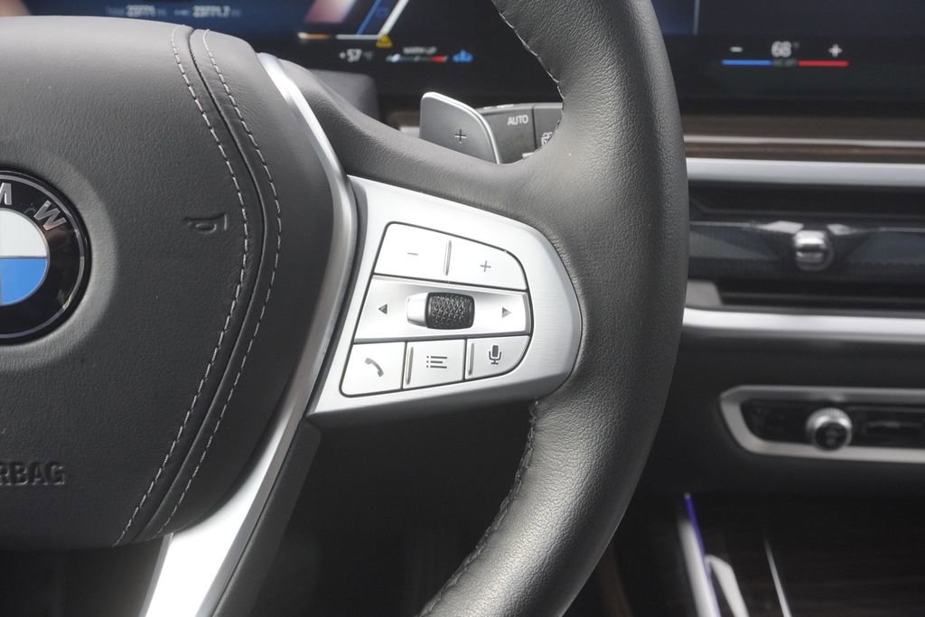 Used 2023 BMW X7 xDrive40i w/ Premium Package image 13