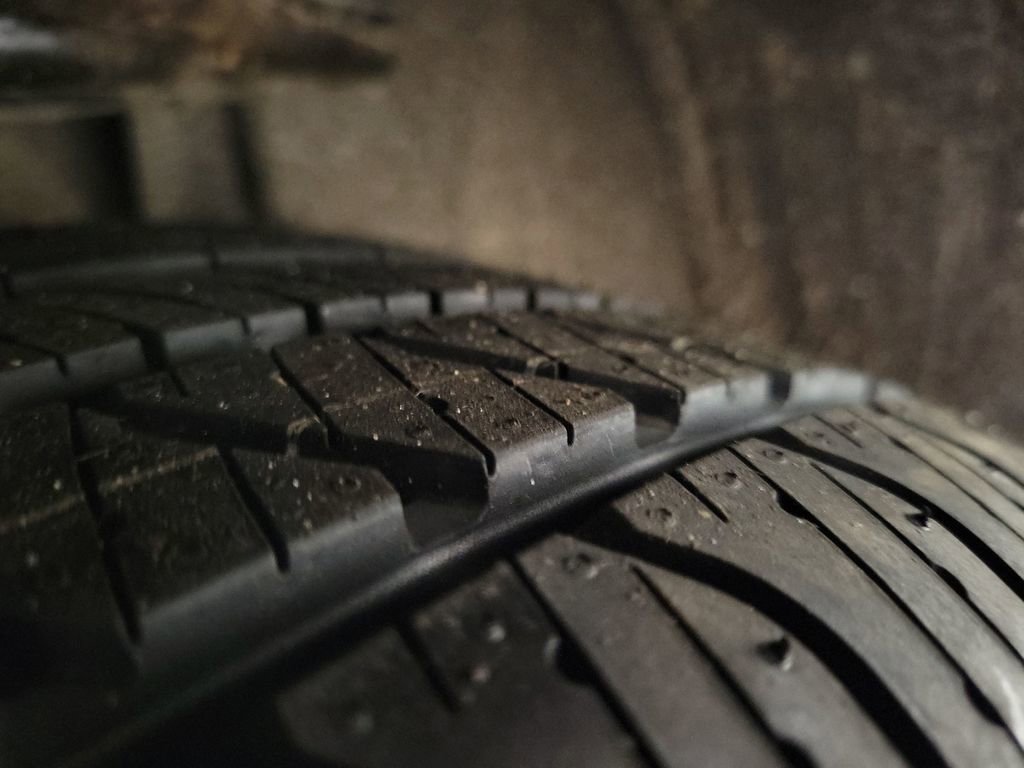 Used 2016 Toyota Camry XSE w/ Moonroof Package image 11