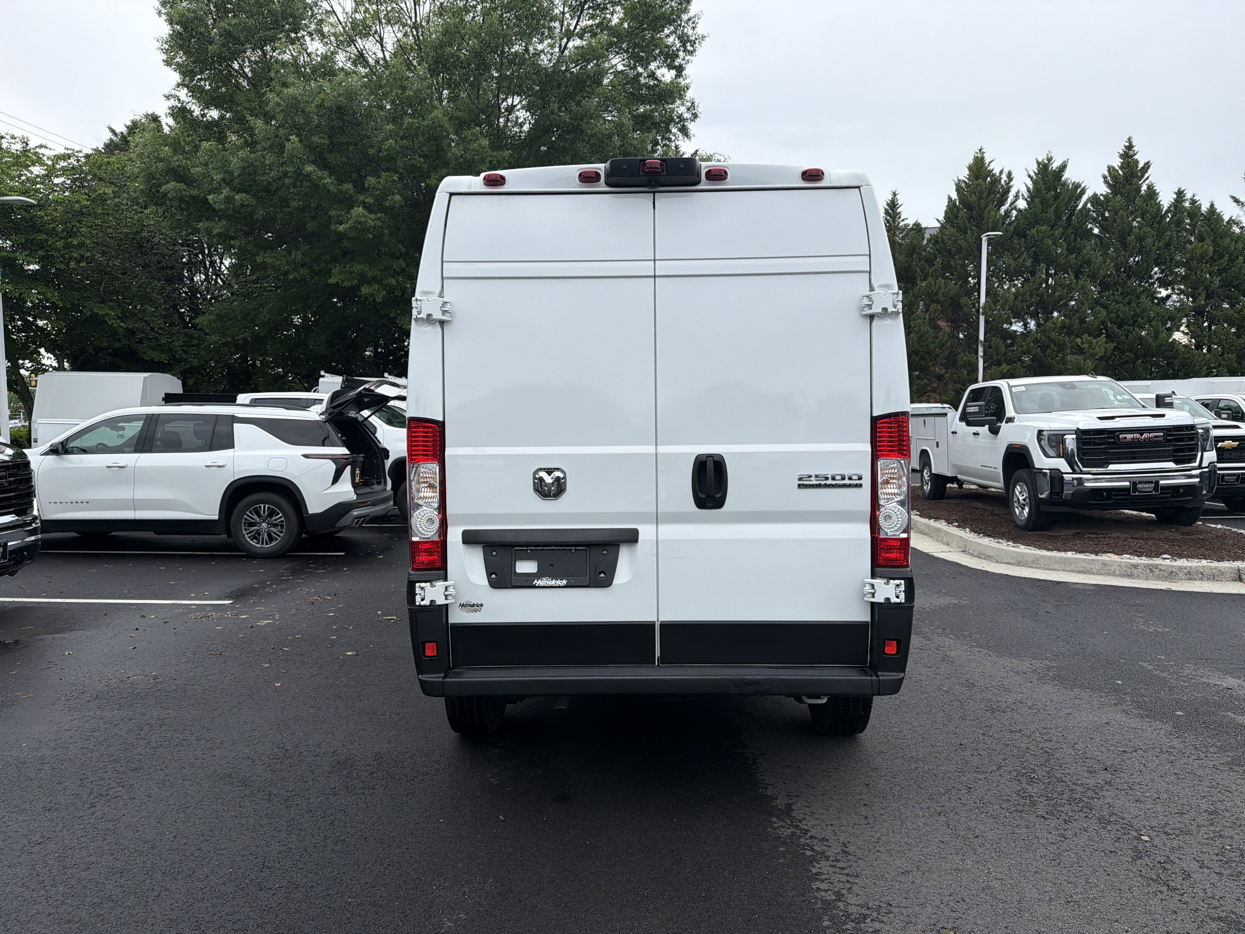 Used 2025 RAM ProMaster 2500 w/ Convenience Group FWD image 9