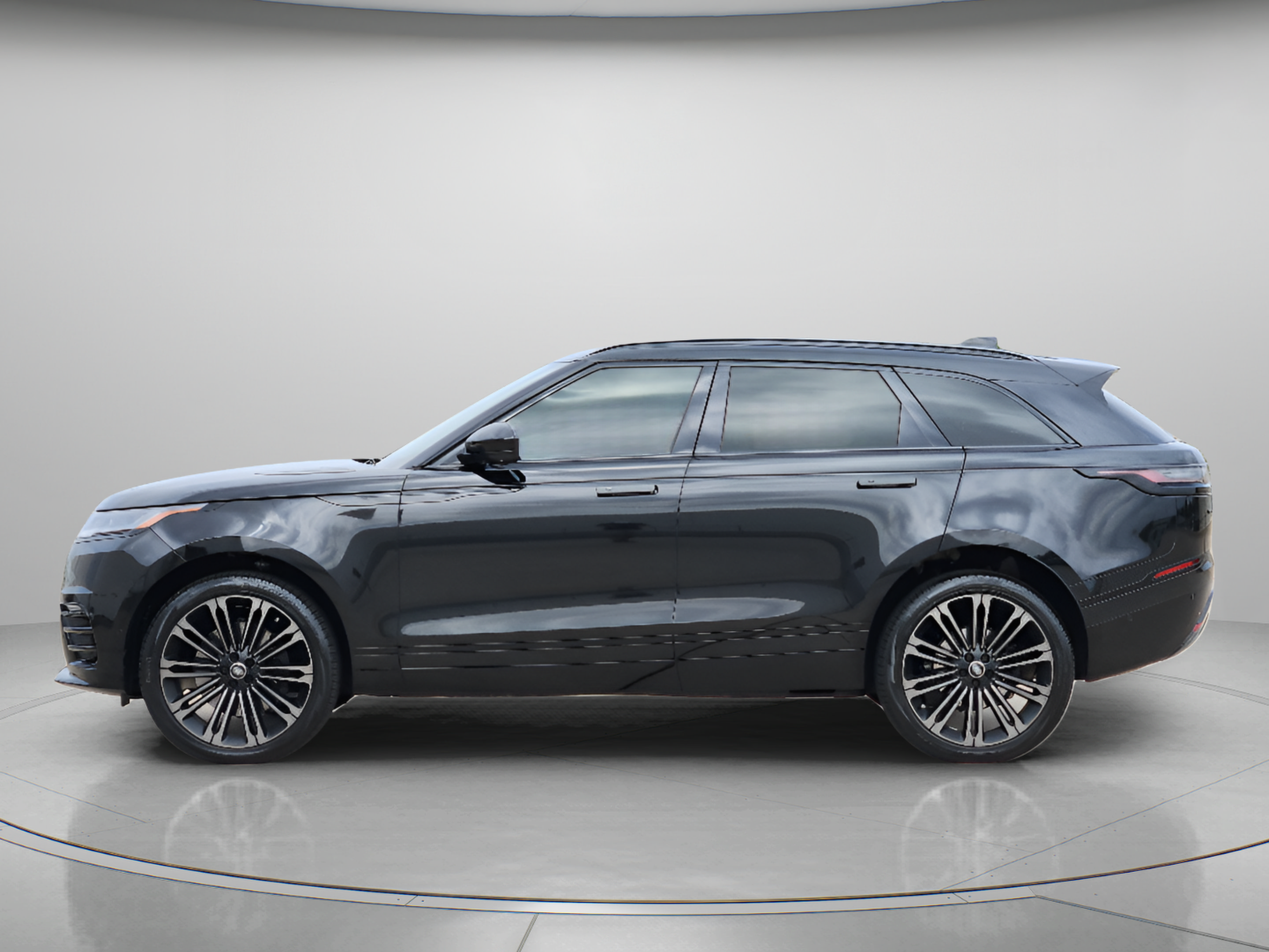 Used 2026 Land Rover Range Rover Velar Dynamic SE AWD/4WD image 2