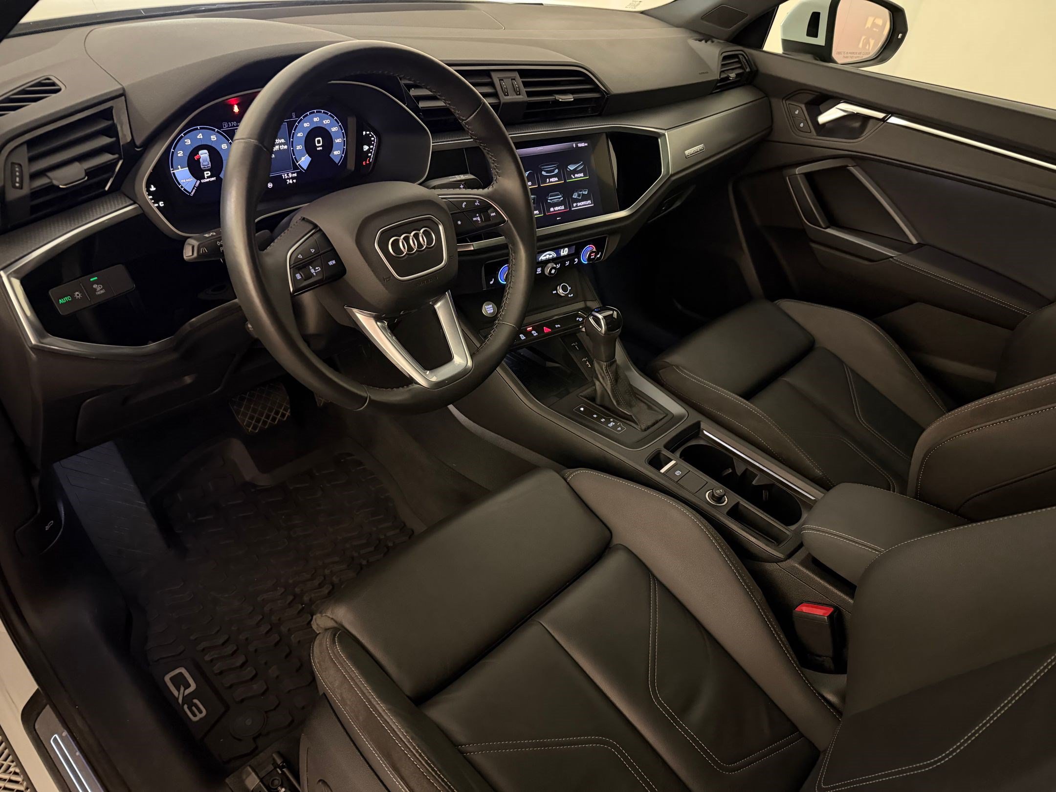Used 2020 Audi Q3 2.0T Premium Plus AWD/4WD image 4