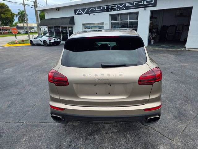 Used 2016 Porsche Cayenne AWD/4WD image 5